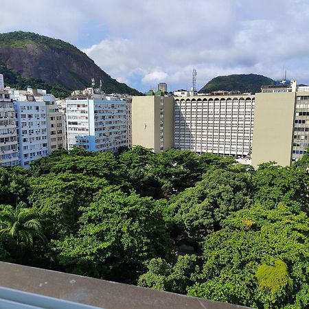 A Uma Quadra Da Praia De Copacabana Рио де Жанейро Екстериор снимка